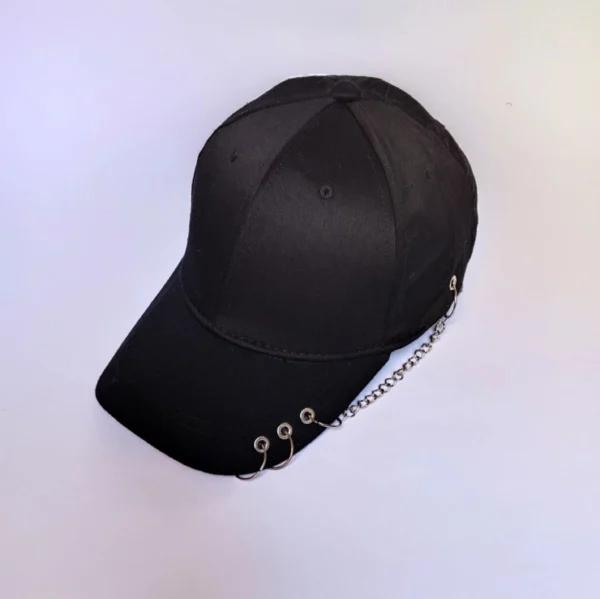 کلاه بیسبالی پیرسینگ دار