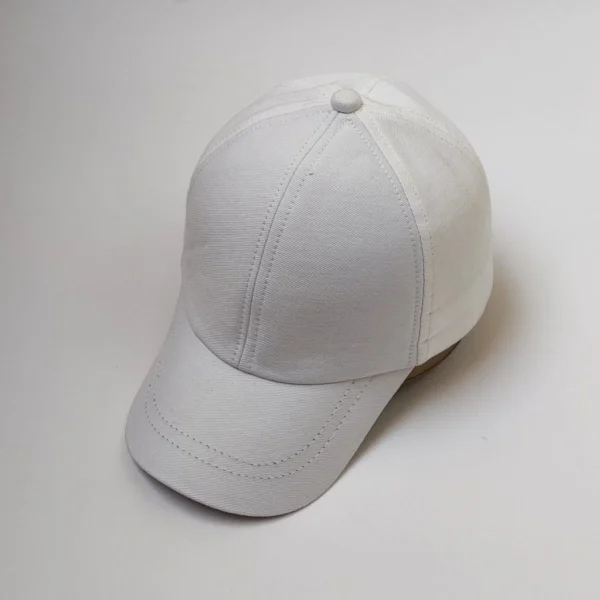 کلاه بیسبالی سفید